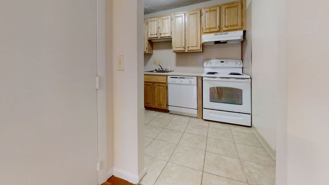 122 Dustin St - Photo 5 of 8