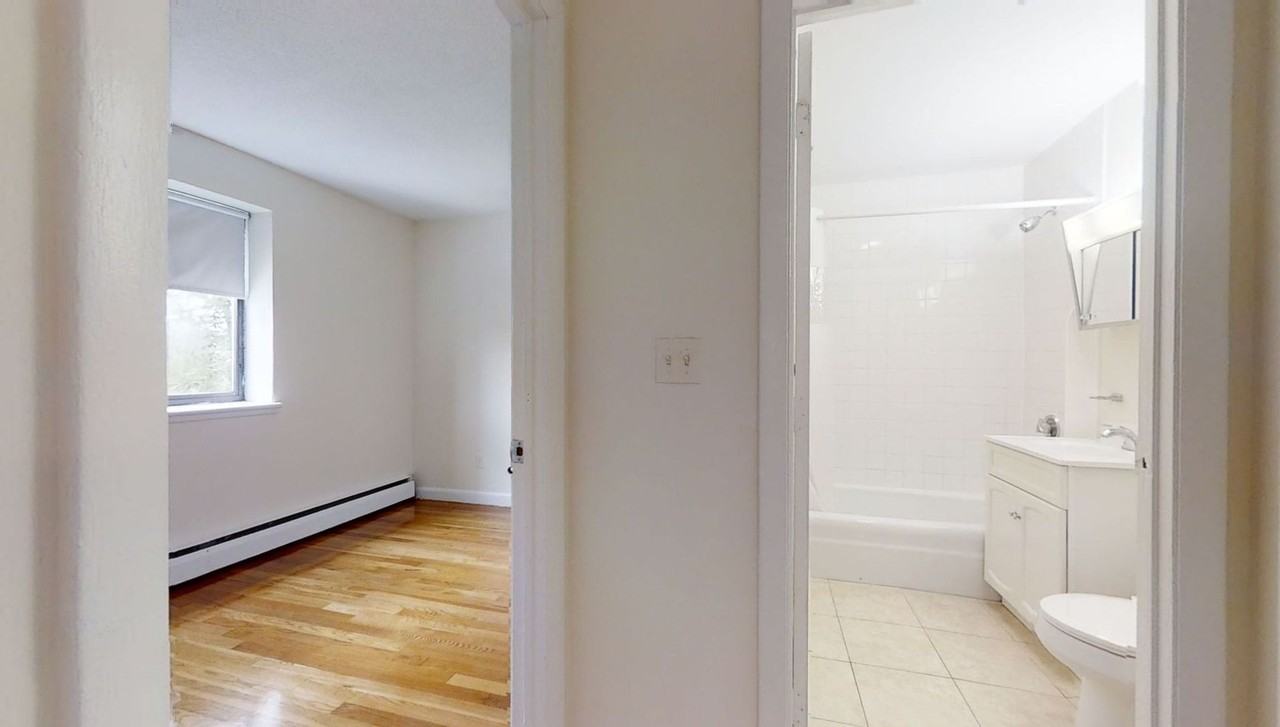 122 Dustin St - Photo 6 of 8