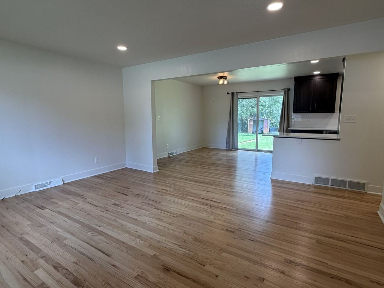 520 Columbia Rd - Photo 4 of 19
