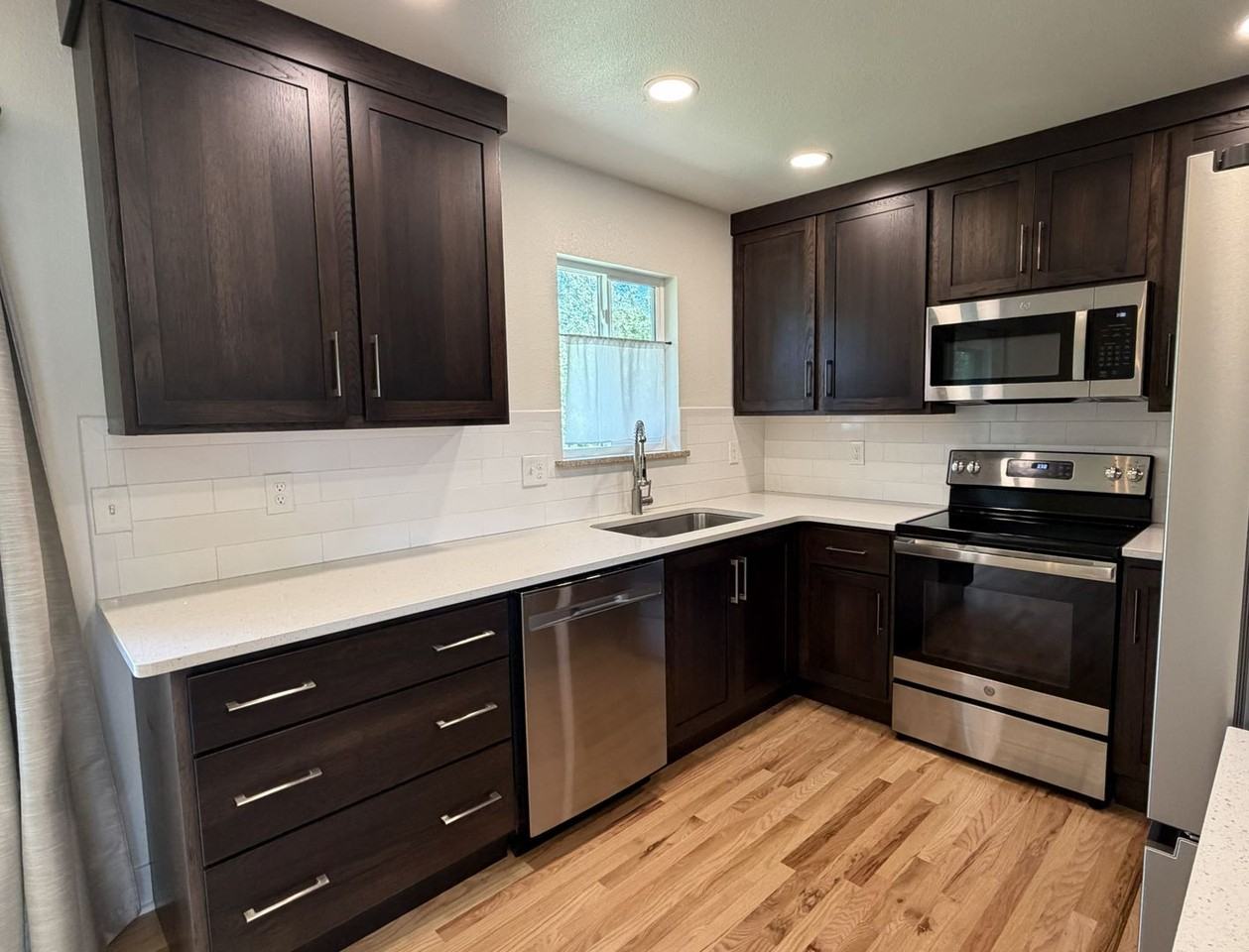 520 Columbia Rd - Photo 7 of 19