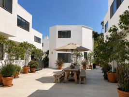 featured image of 2500 Abbot Kinney Blvd