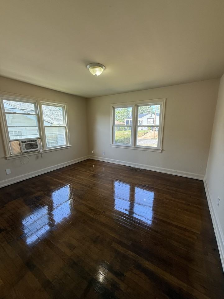5121 Court M #1 - Photo 5 of 8