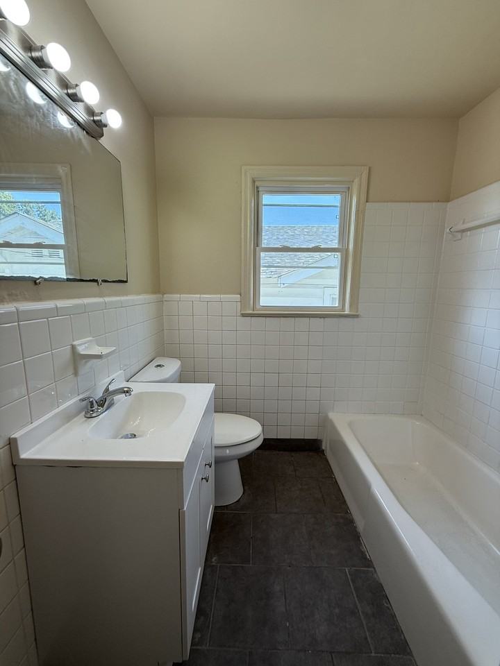 5121 Court M #1 - Photo 7 of 8