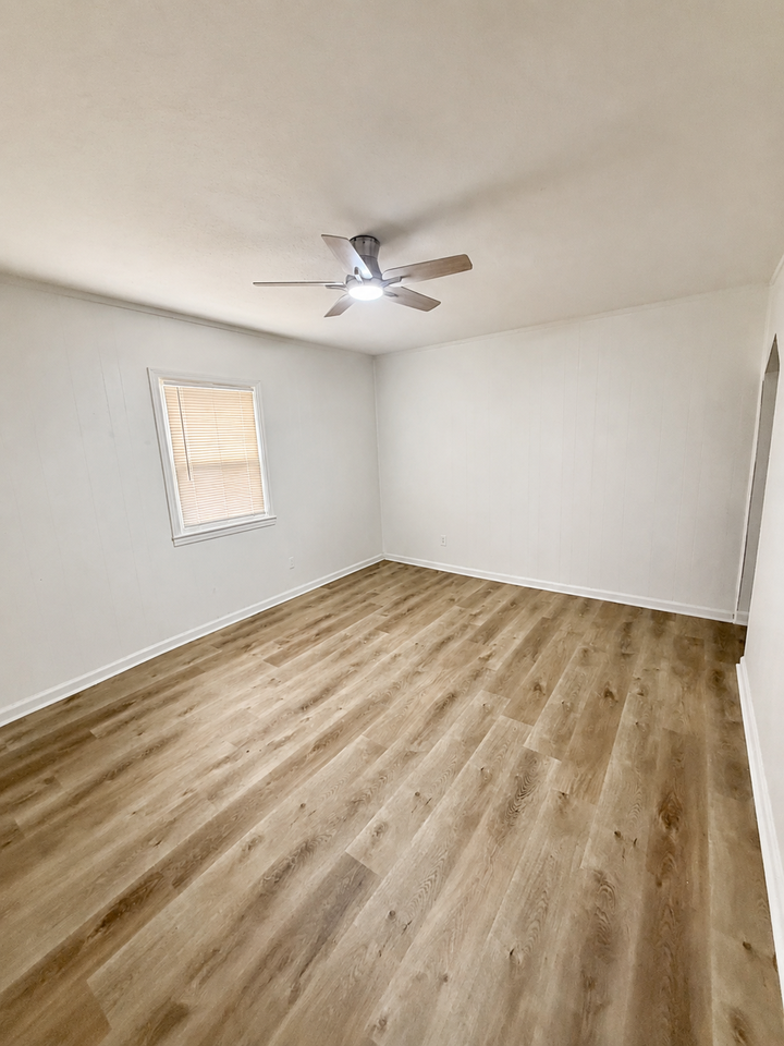 1134 Lincoln Ave #1 - Photo 3 of 12