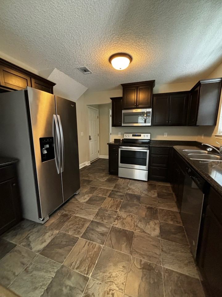 649 Piedmont Ave #1 - Photo 4 of 10