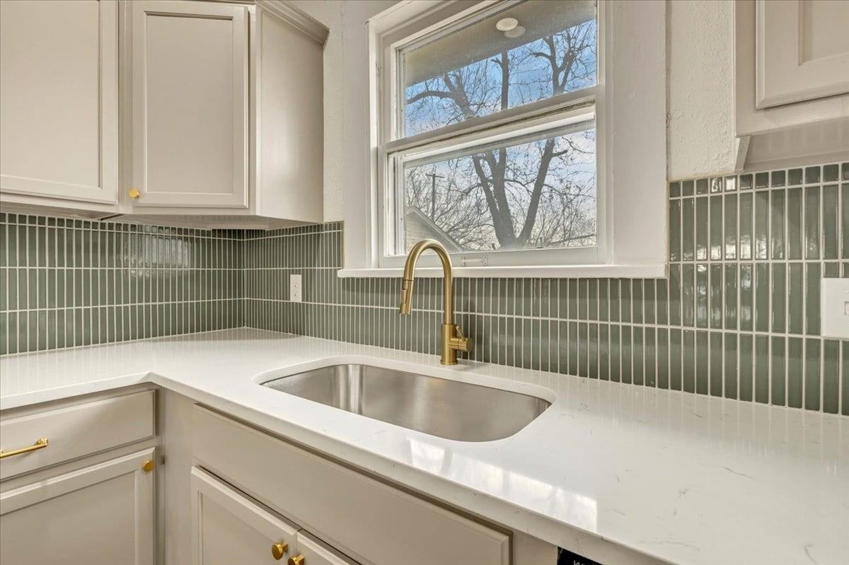 1704 Nw 32nd St #1 - Photo 7 of 22