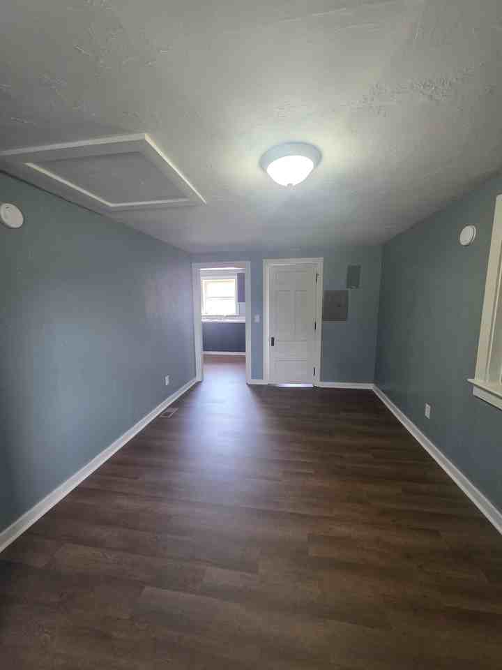 504 Broadway Rear 2nd Floor - Photo 5 of 9