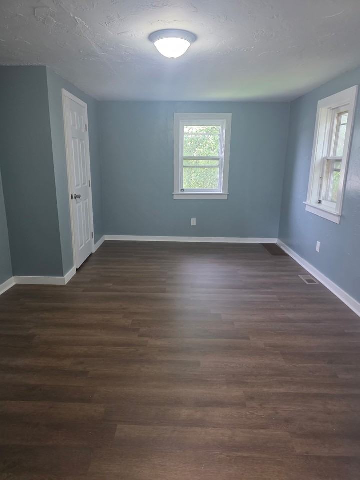 504 Broadway Rear 2nd Floor - Photo 6 of 9