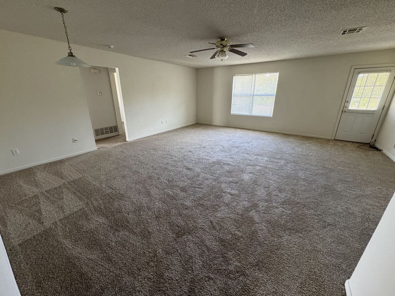 5817 Medina Dr - Photo 6 of 33