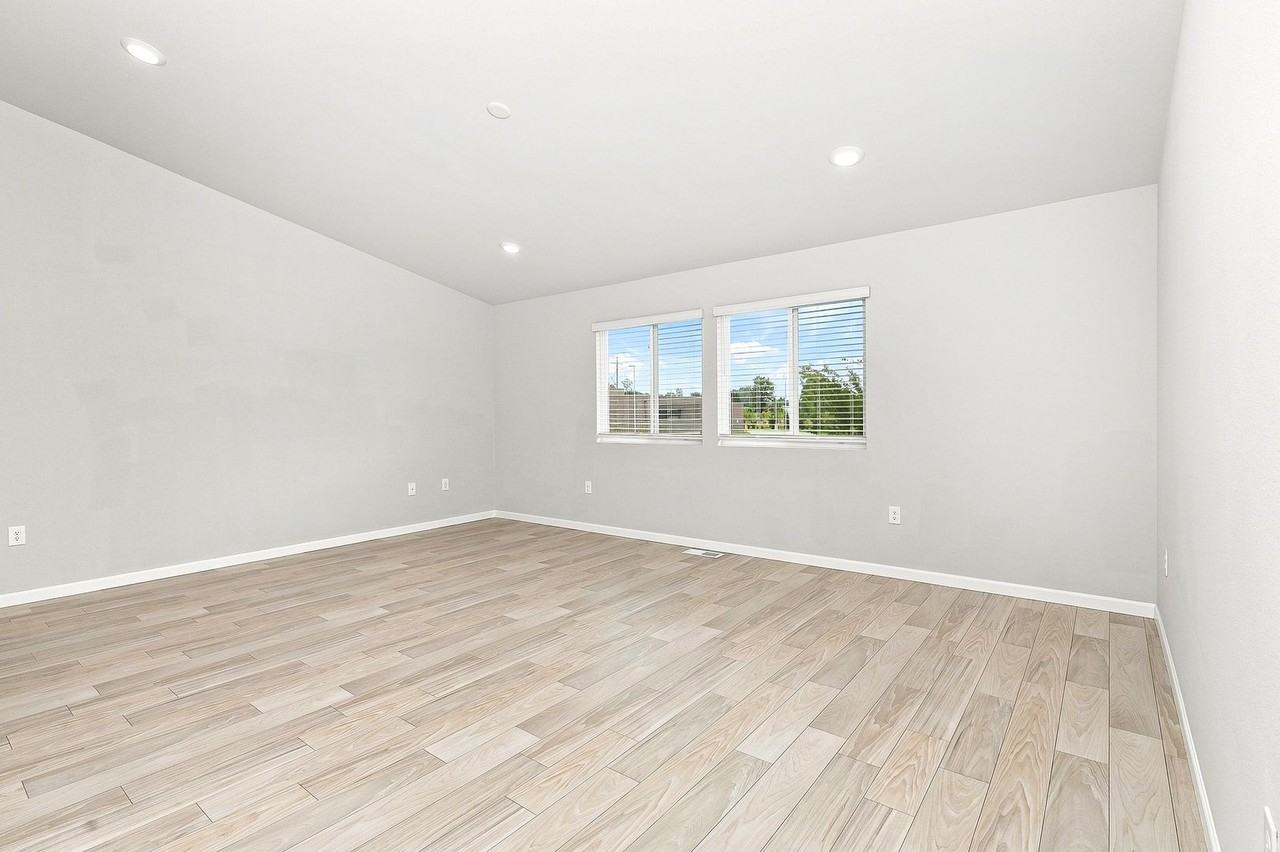 11128 Farmway Dr - Photo 3 of 29