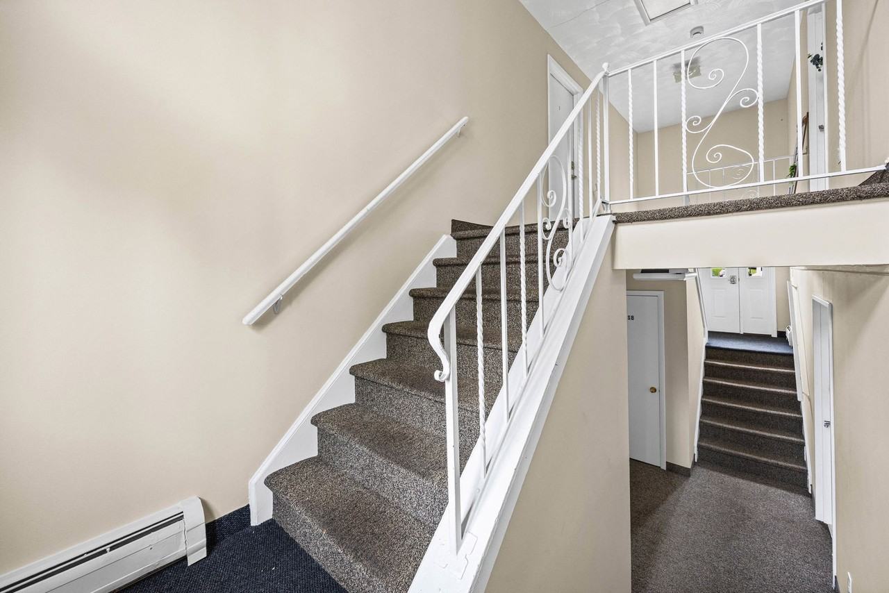 3546 Lyell Rd - Photo 3 of 10