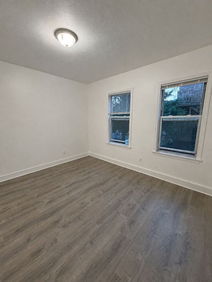 128 Shawmut St - Photo 6 of 10