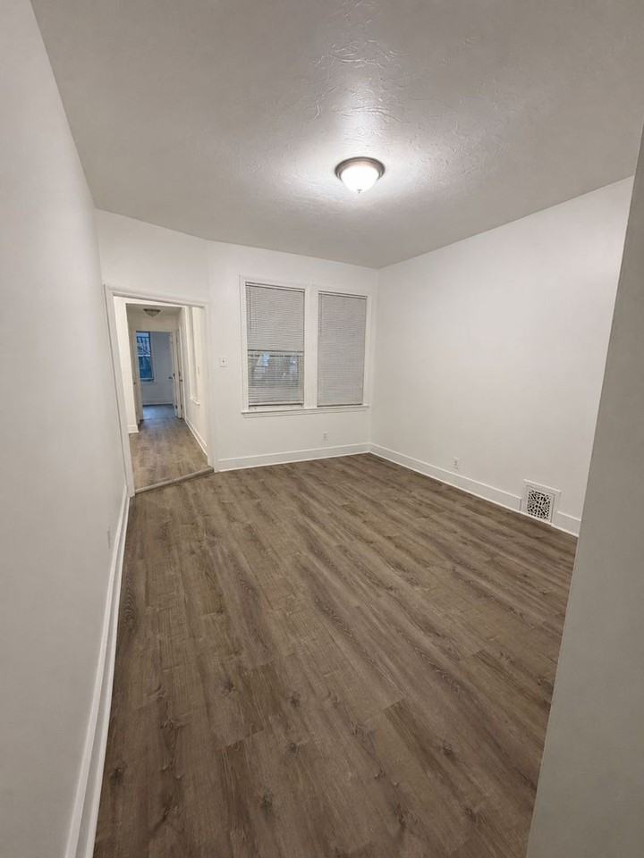 128 Shawmut St - Photo 7 of 10