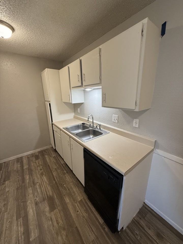 Garden Park Apartments - Photo 7 of 44