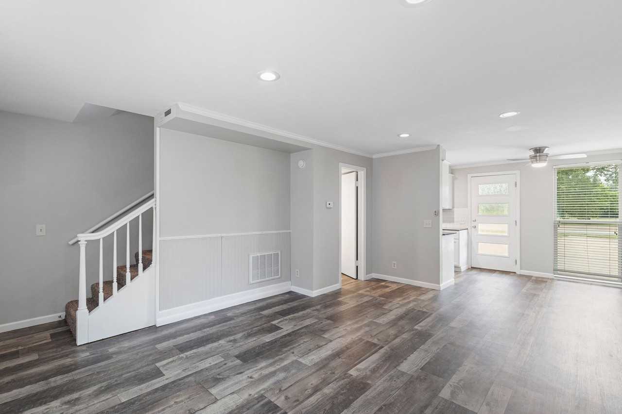 Marella Apartments - Photo 4 of 31
