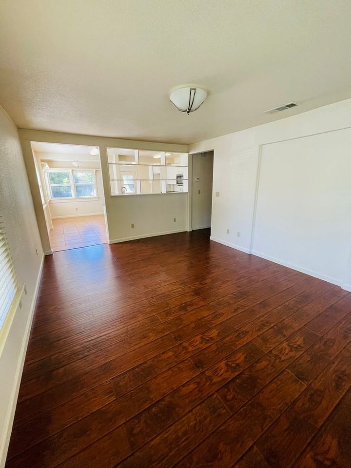 324 Stevenson St - Photo 7 of 35