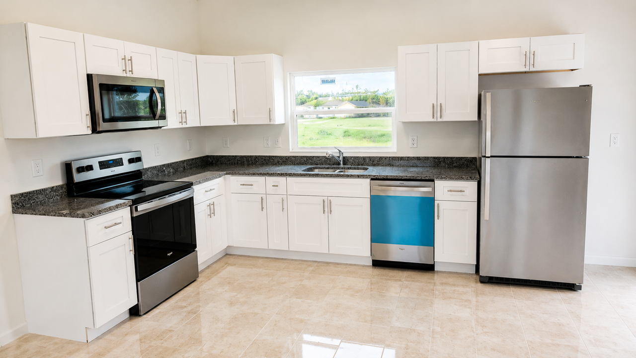 3310 27th St W - Photo 4 of 16