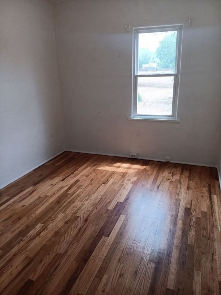 230 Espanola St Ne - Photo 7 of 8
