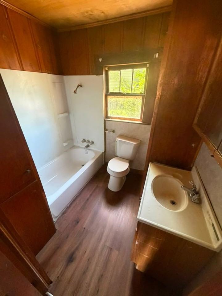 2405 Primrose St - Photo 7 of 9