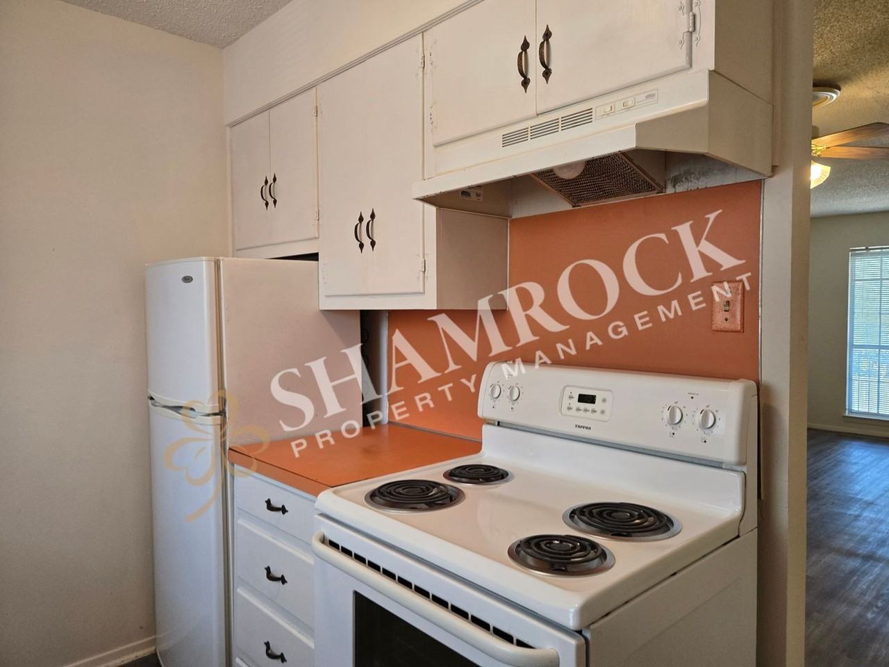 5015 Lakeland Cir #203 - Photo 5 of 8