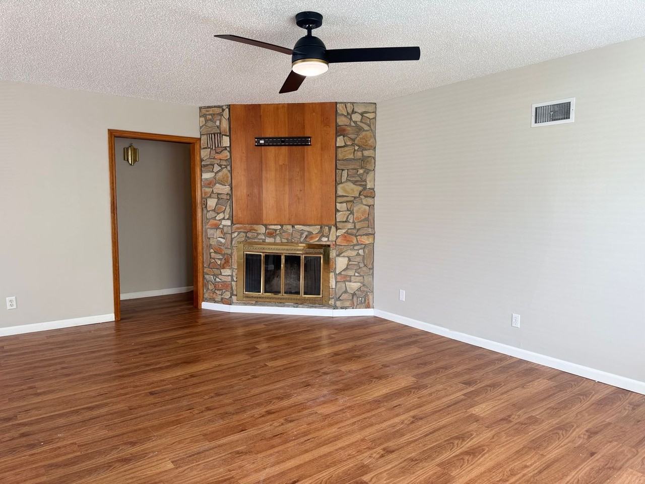 724 Ratone St - Photo 2 of 24
