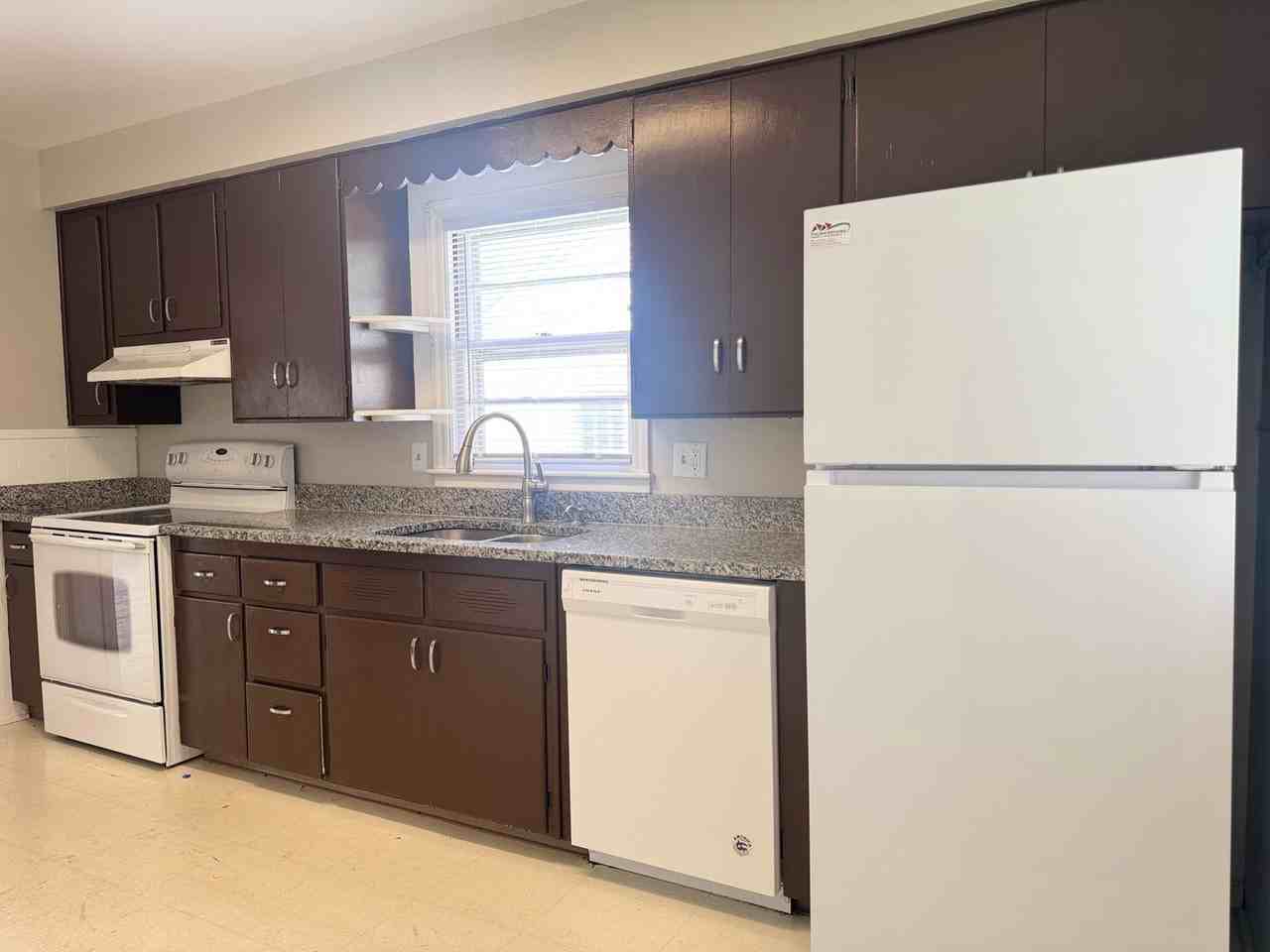 724 Ratone St - Photo 7 of 24