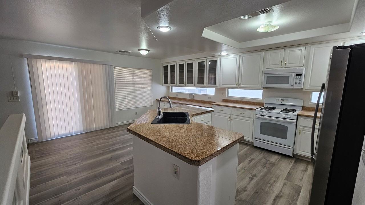 10071 Cheyenne Dawn St - Photo 6 of 22