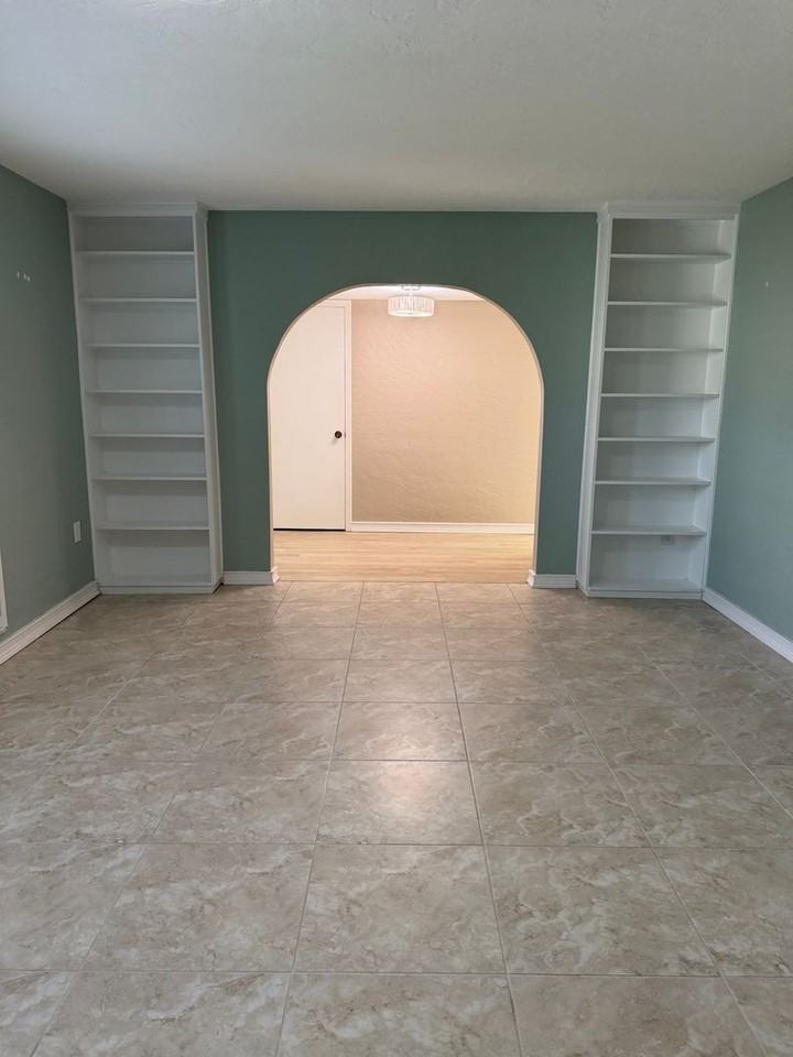 2876 Captiva Dr