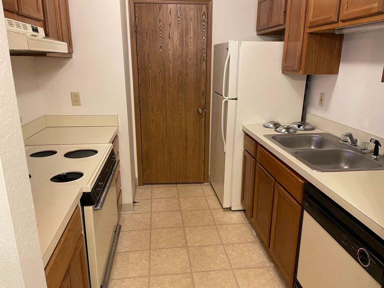 PINEVIEW - Photo 2 of 21