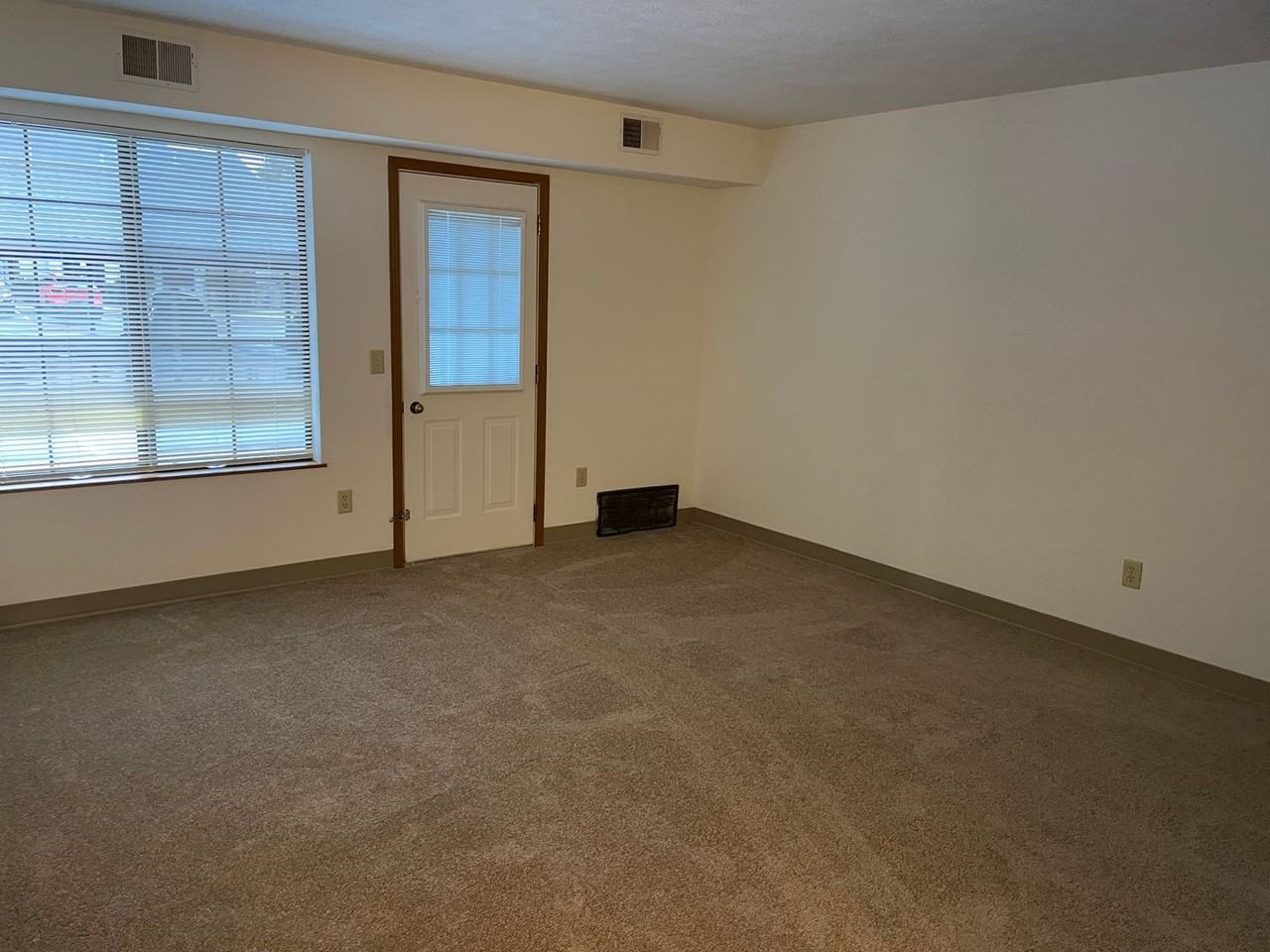 PINEVIEW - Photo 4 of 21