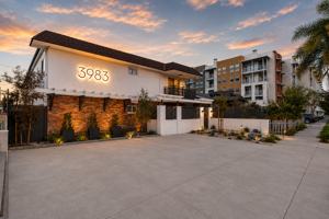 featured image of 3983 Iowa St