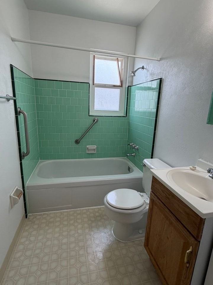 2140 48th Ave - Photo 7 of 12