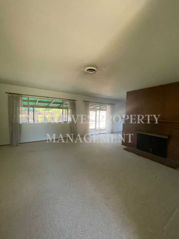 795 Juniper Ave - Photo 5 of 10