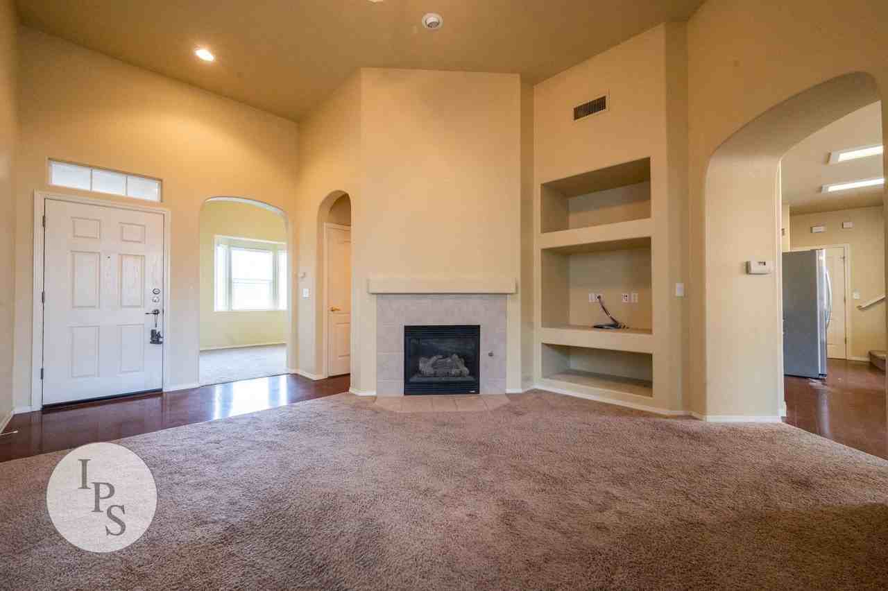 1717 Glen Dunbar Ln - Photo 6 of 32