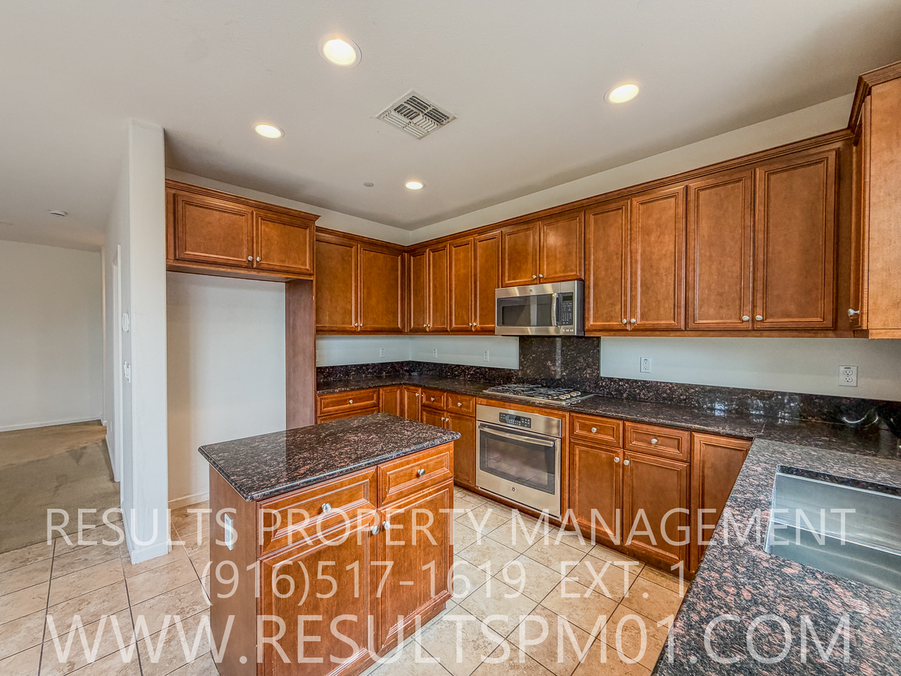 2165 Camino Real Way - Photo 4 of 36