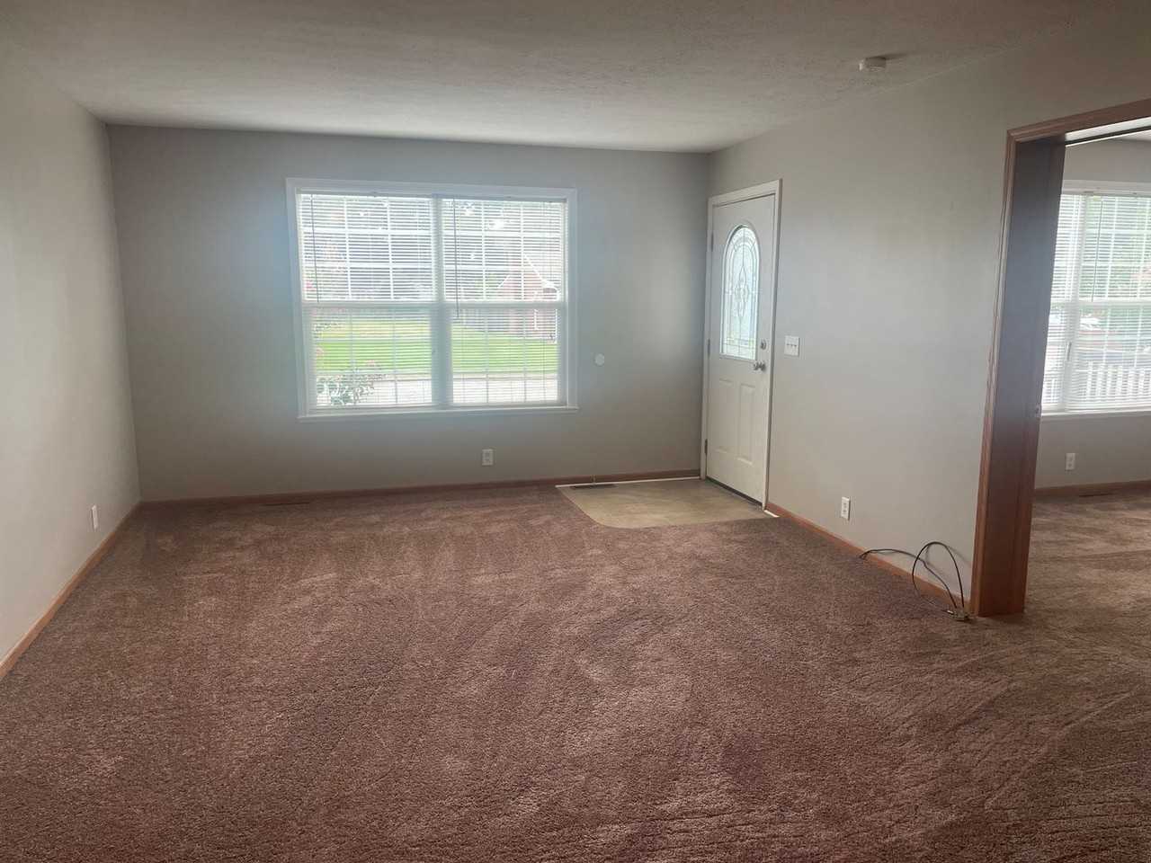 501 Lee St Apt A - Photo 4 of 10