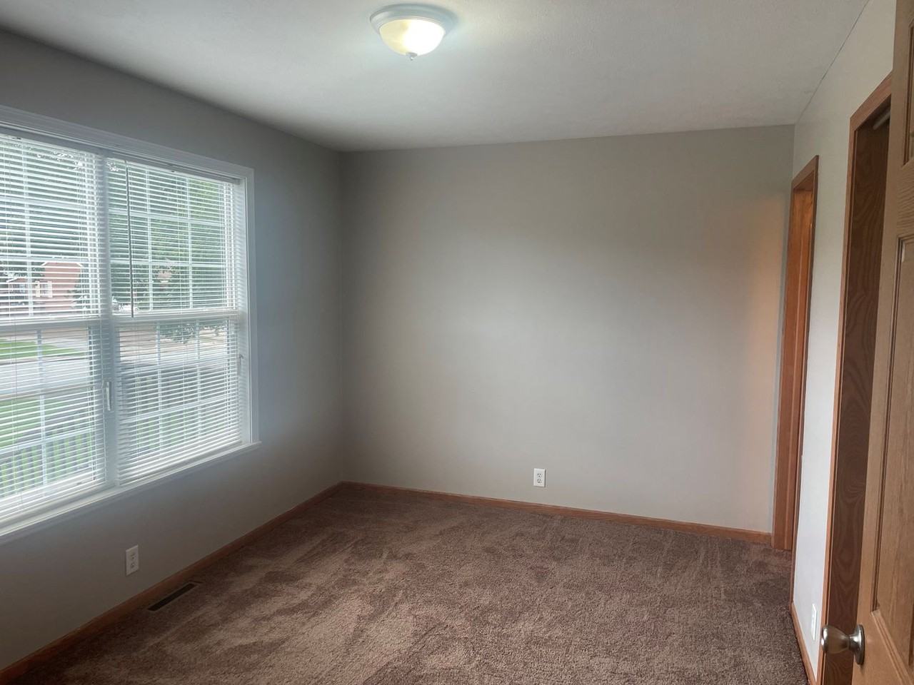 501 Lee St Apt A - Photo 7 of 10