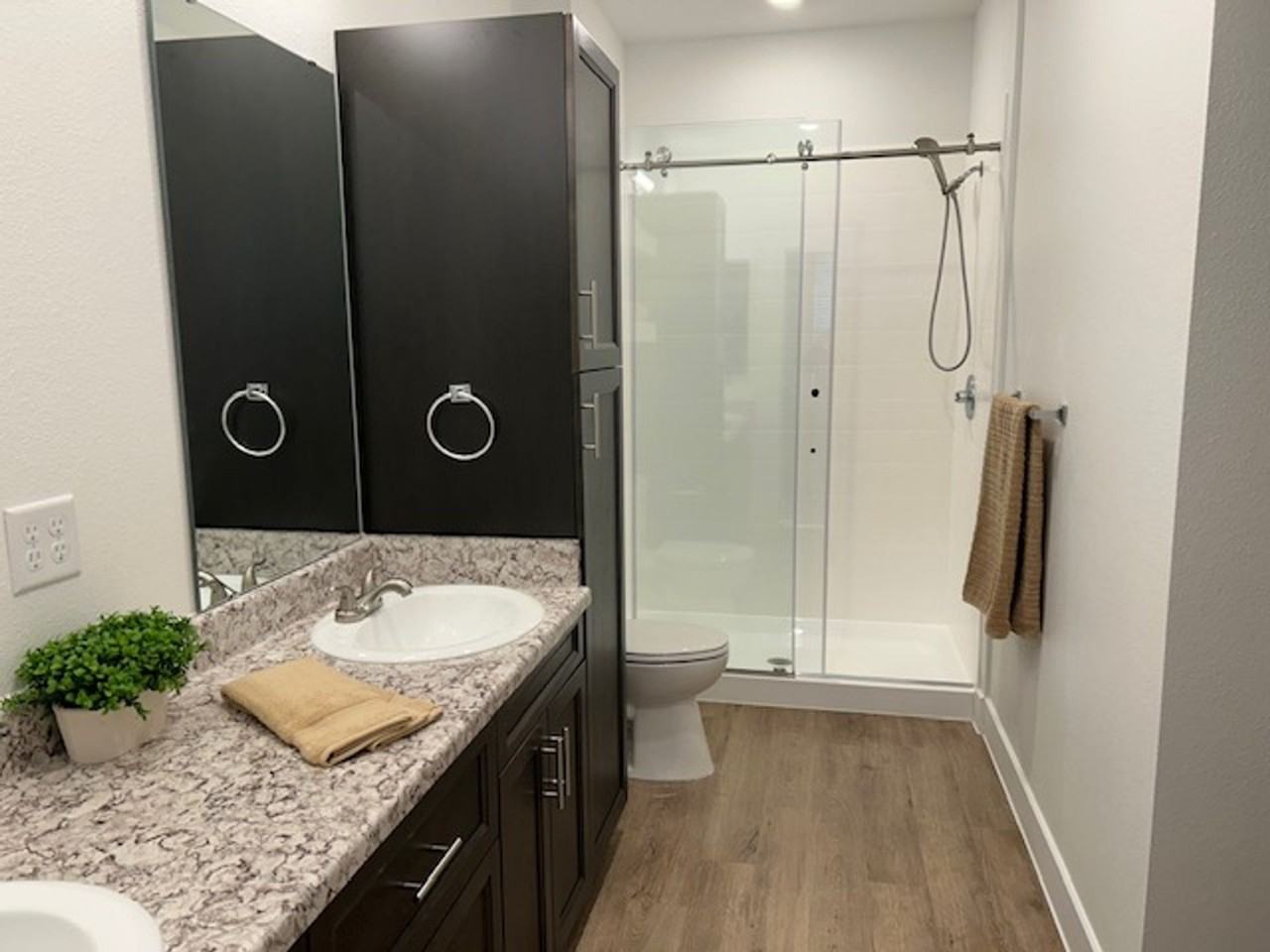 Lodge Apartments - Photo 5 of 6
