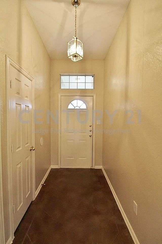 302 Aspen Ct W - Photo 2 of 19