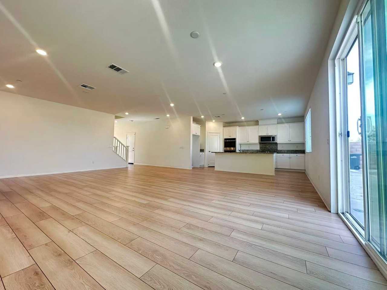 4837 S Jordan Ave - Photo 3 of 21