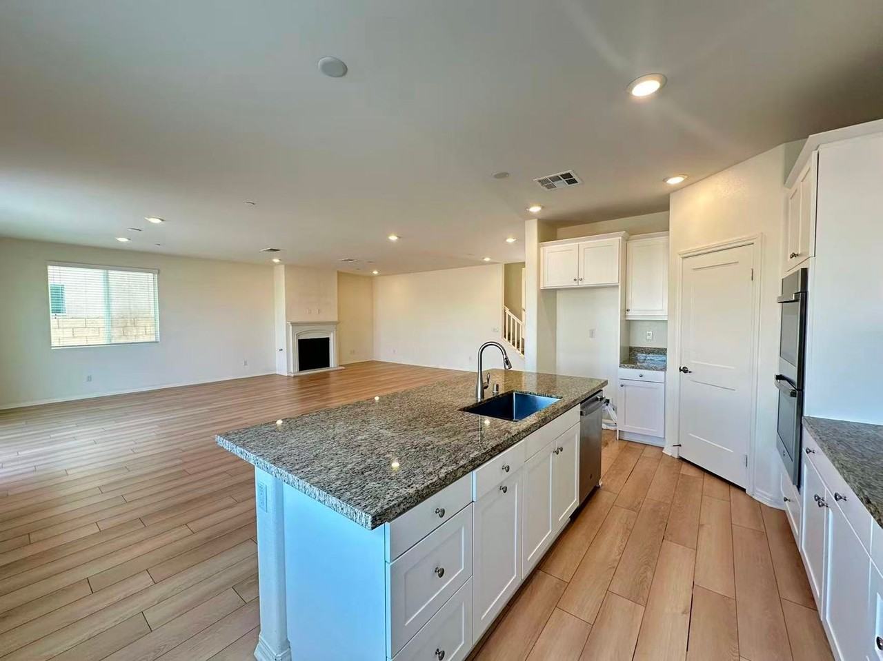 4837 S Jordan Ave - Photo 5 of 21