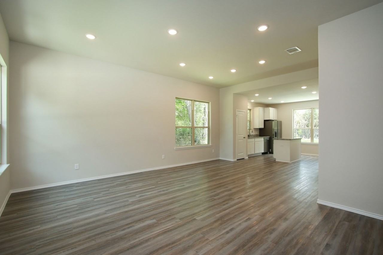 109 Seminole Dr - Photo 4 of 26