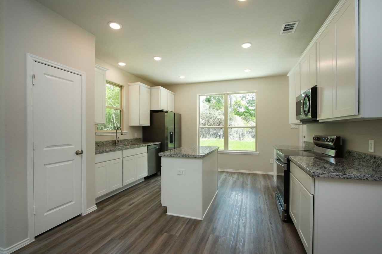 109 Seminole Dr - Photo 6 of 26