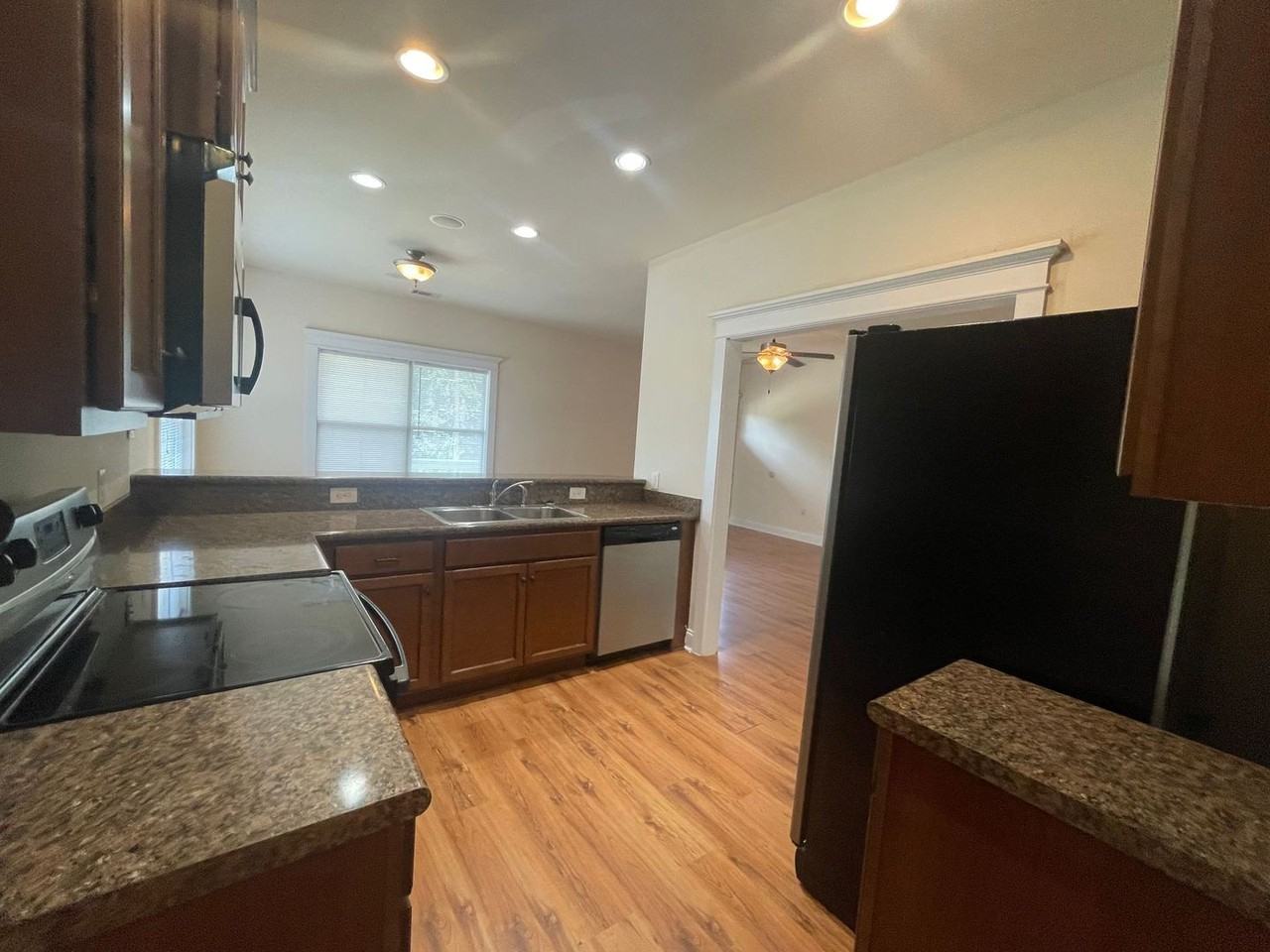 156 Strickland Ave - Photo 5 of 20