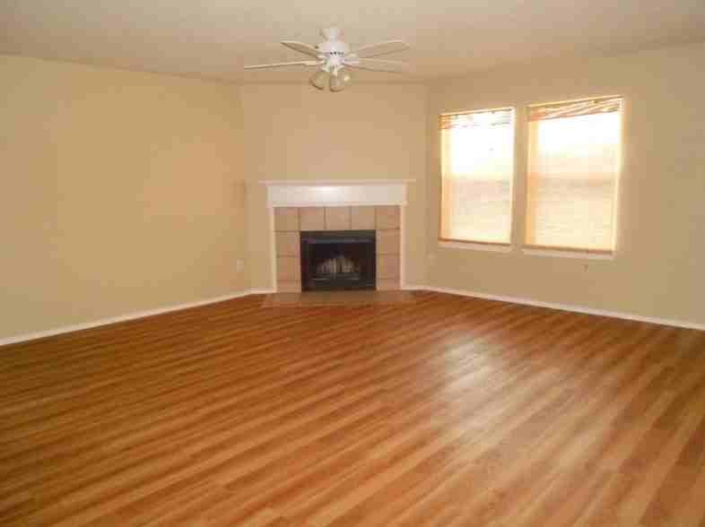 9512 George Washington Dr - Photo 2 of 4