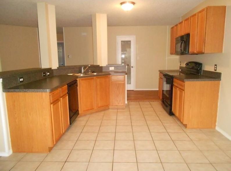 9512 George Washington Dr - Photo 3 of 4