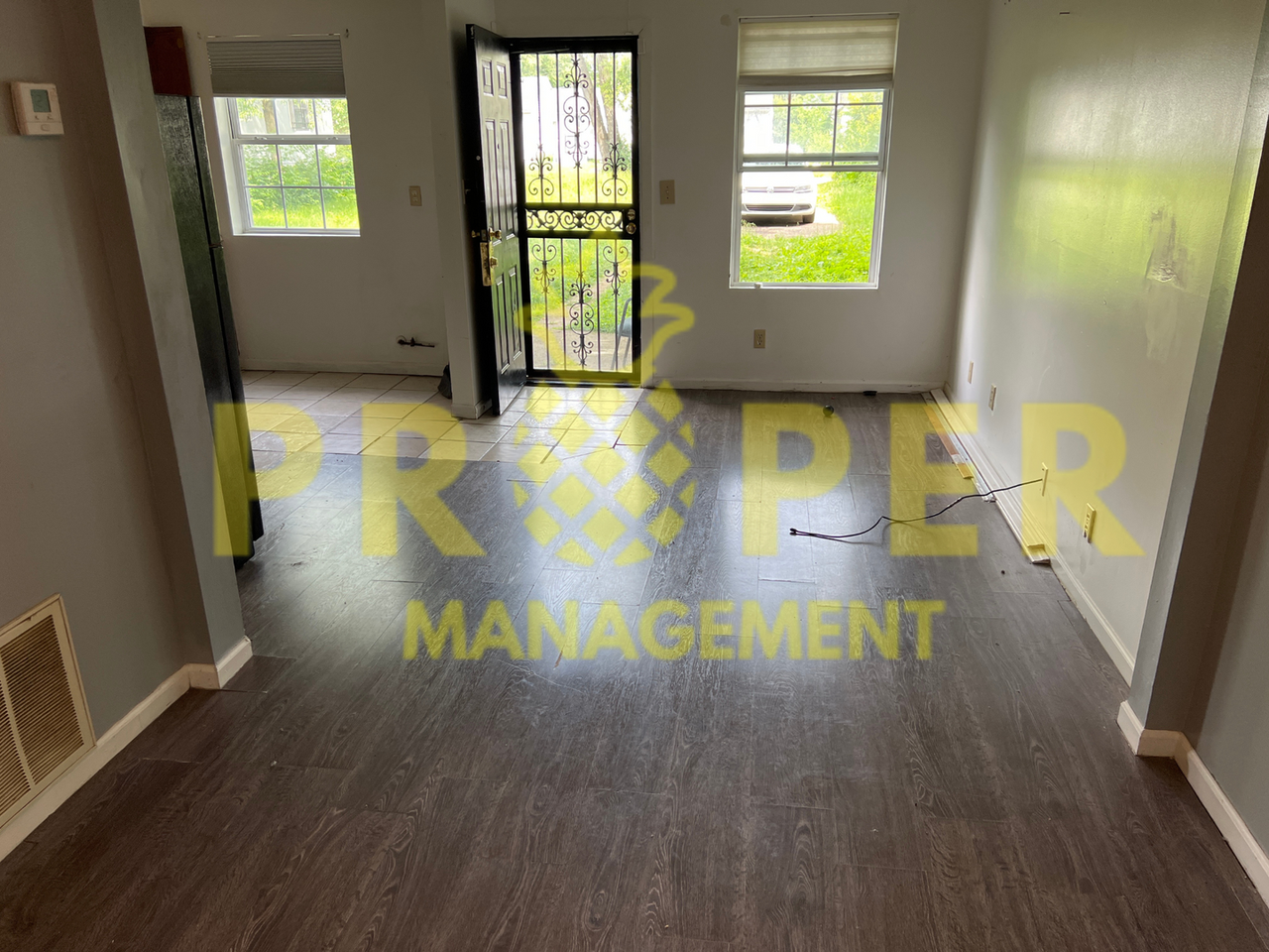 1023 Burleigh Ave - Photo 3 of 8