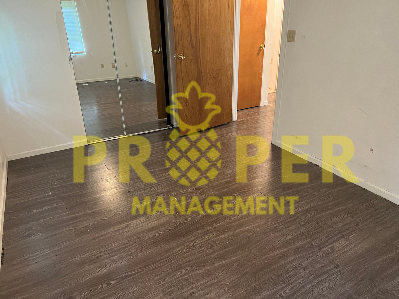 1023 Burleigh Ave - Photo 5 of 8