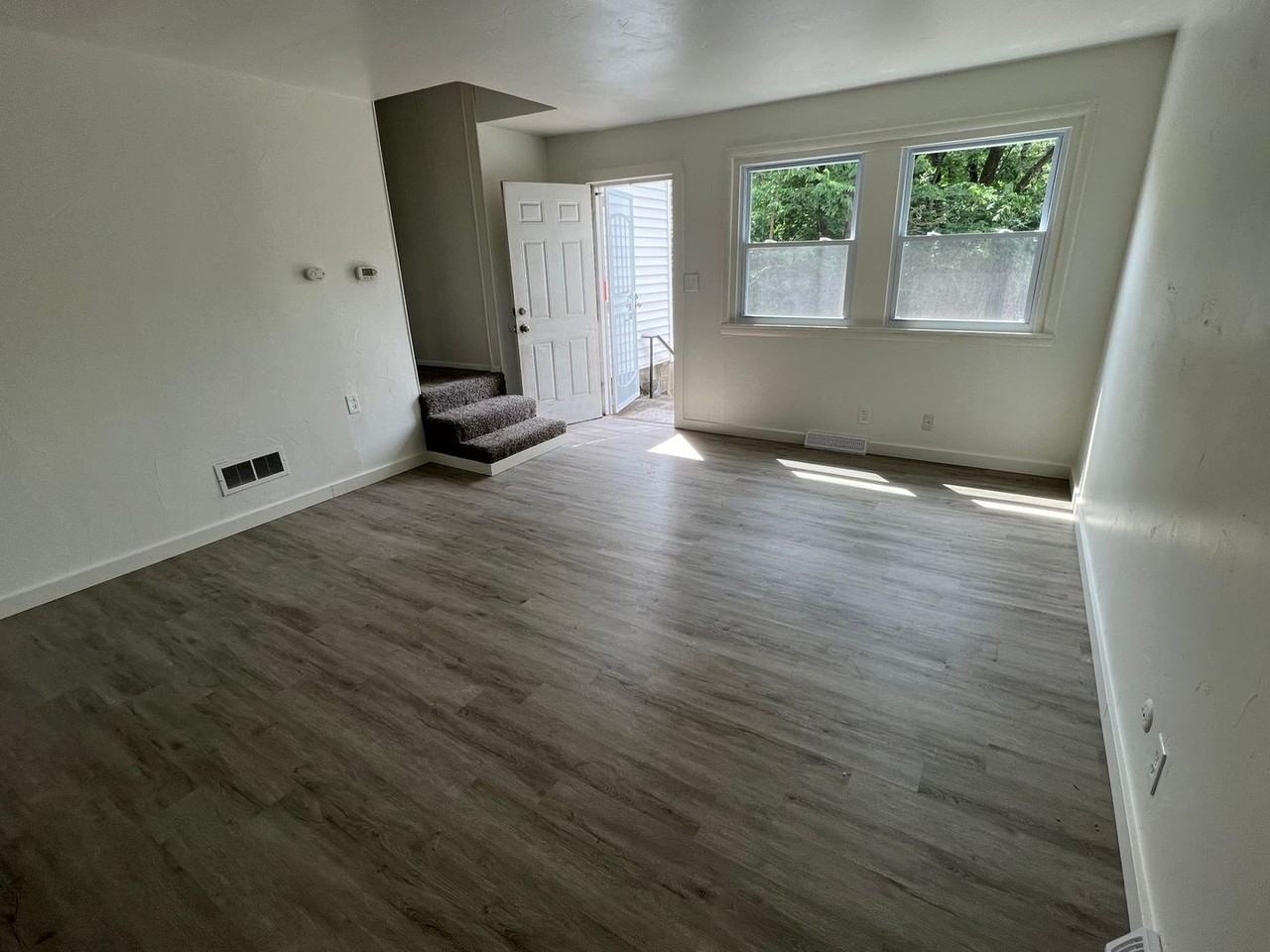 4331 Freudenberger Ave - Photo 2 of 15