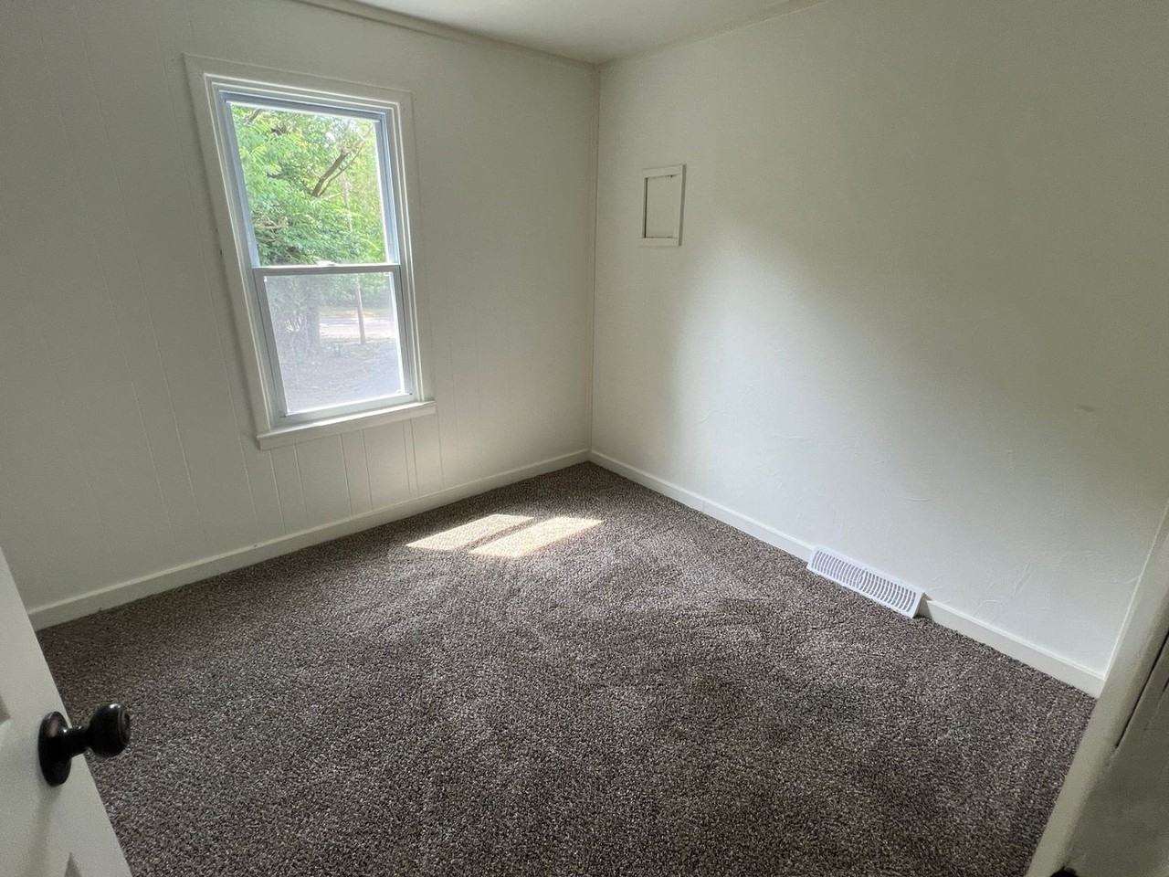 4331 Freudenberger Ave - Photo 3 of 15